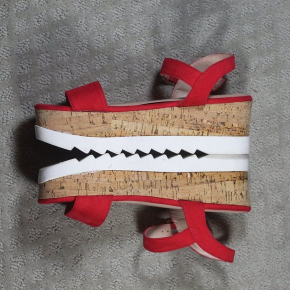 Steve Madden "Sabrina" Size 7.5M Red Suede Platform Sandals - Picture 4 of 7